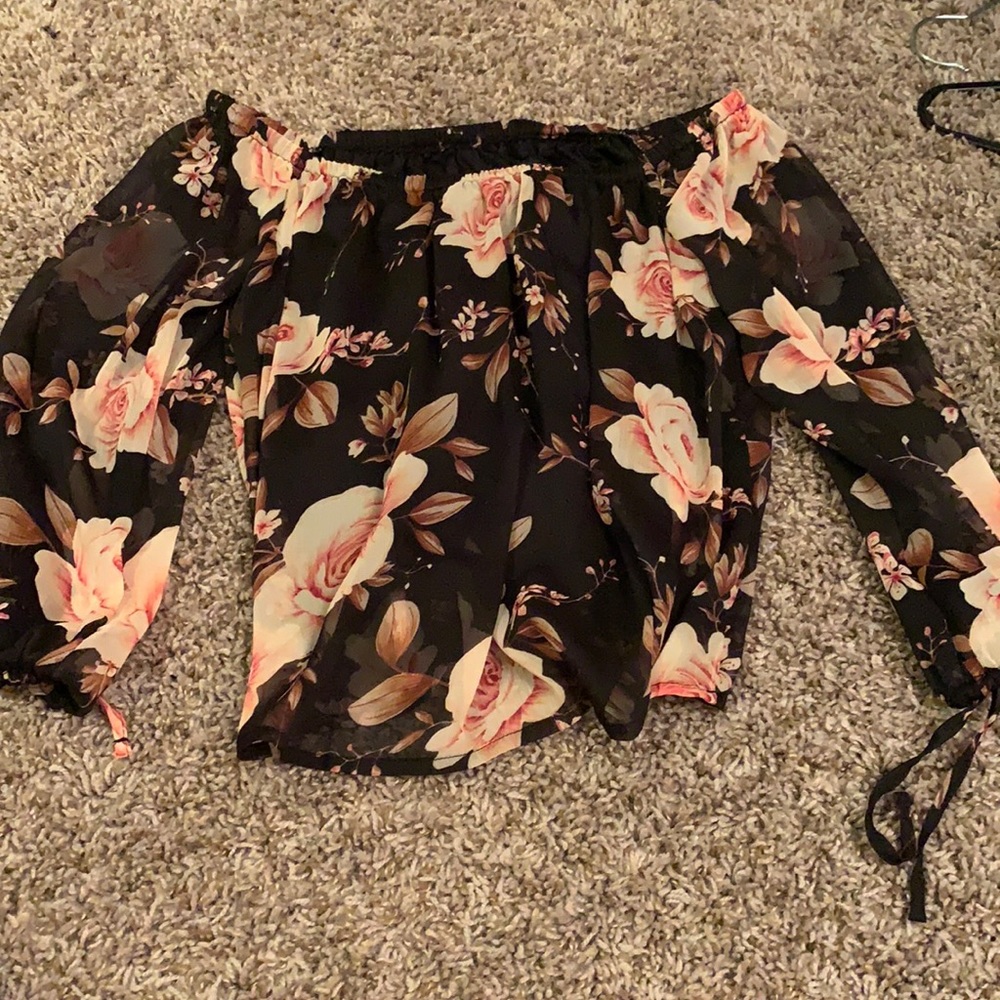 American eagle Off the shoulder floral blouse
